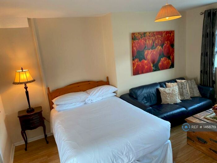 Studio To Rent In Lower Studio - Birdwood Road, Cambridge, CB1