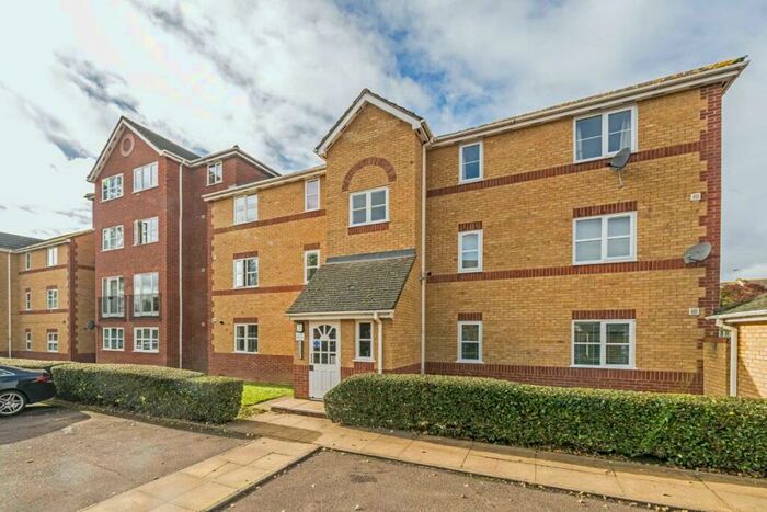 2 Bedroom Flat To Rent In Winery Lane, Kingston, KT1