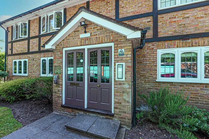 1 Bedroom Apartment To Rent In Aragon Court, Bracknell, RG12