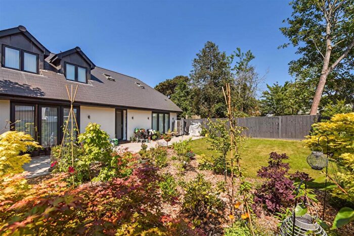 4 Bedroom Detached House For Sale In Locks Heath Park Road, Locks Heath, SO31