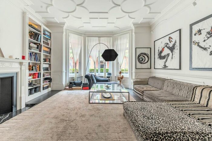 2 Bedroom Flat To Rent In Down Street, Mayfair, London, W1J