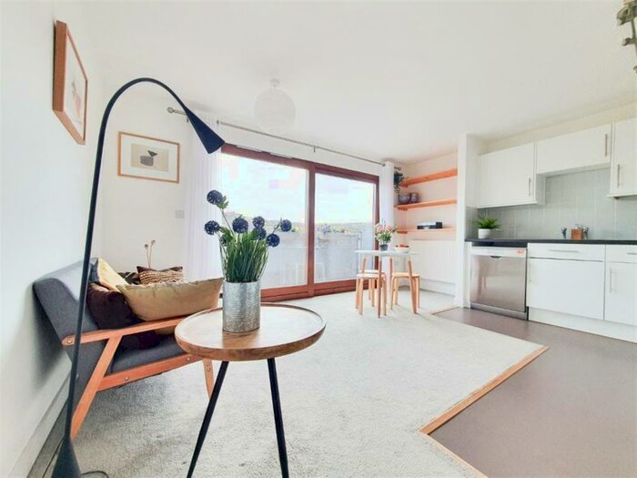 1 Bedroom Apartment To Rent In Taunton Road, Brighton, BN2