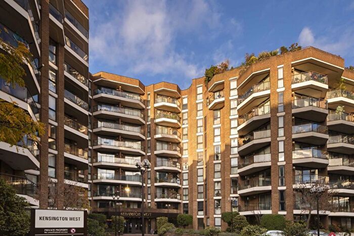 1 Bedroom Flat To Rent In Blythe Road, Brook Green, W14