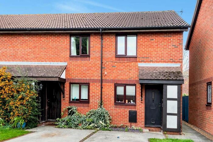 2 Bedroom End Of Terrace House To Rent In Balliol Drive, Didcot, OX11