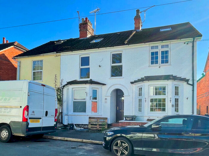 4 Bedroom Semi-Detached House To Rent In Barossa Road, Camberley, GU15