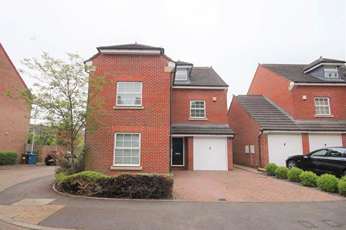 4 Bedroom Detached House To Rent In Stirling Avenue, Pinner, HA5