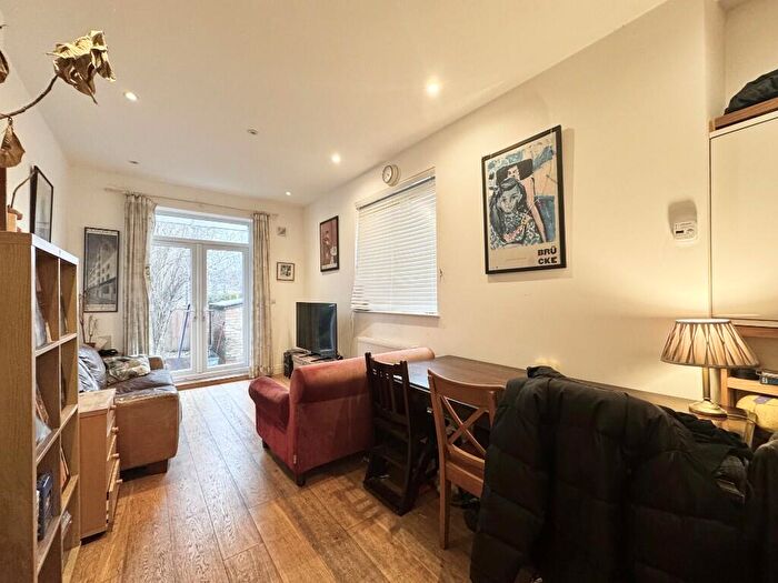 3 Bedroom Apartment To Rent In Stanstead Road, London, SE6