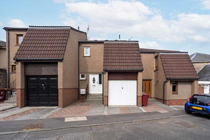 3 Bedroom Terraced House To Rent In A Marchmont Avenue, FK2