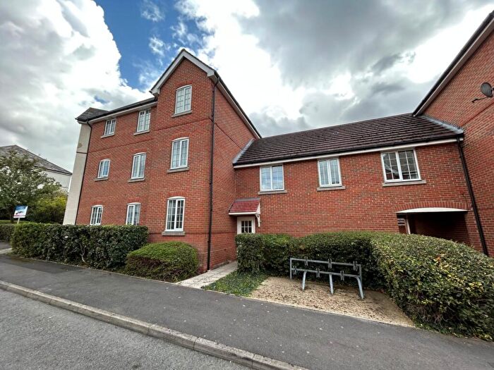 2 Bedroom Flat To Rent In Thyme Avenue, Whiteley, Fareham, PO15