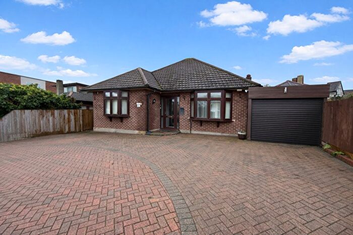 2 Bedroom Detached Bungalow For Sale In Upperton Road, Sidcup, DA14