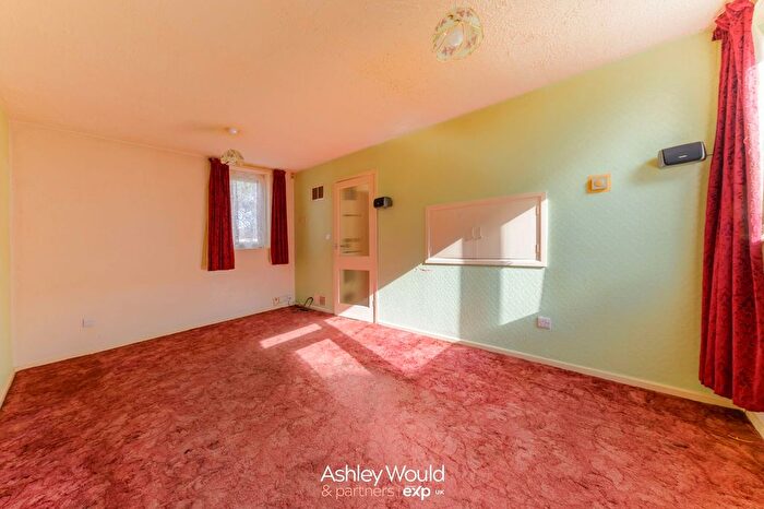 1 Bedroom Flat For Sale In Pakfield Walk, Birmingham, B6
