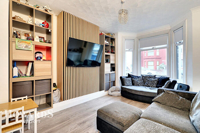 3 Bedroom Terraced House For Sale In Queens Road, Lowestoft, NR32