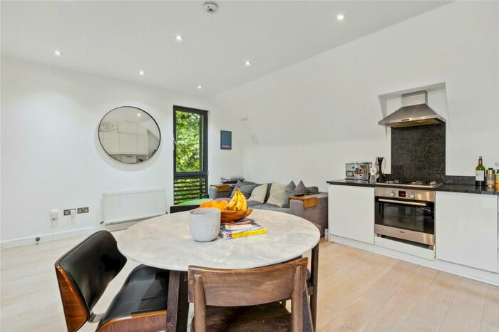 2 Bedroom House To Rent In Ingle Mews, Clerkenwell, EC1R