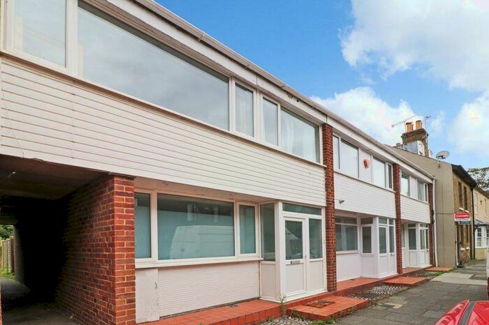 4 Bedroom Semi-Detached House To Rent In Broad Street, Canterbury, CT1