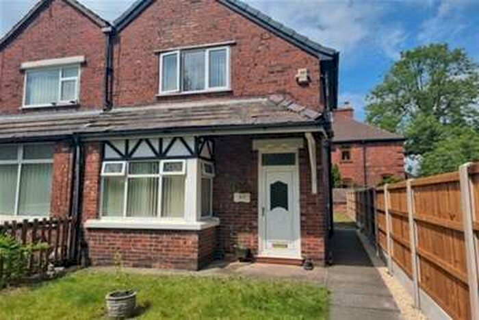 2 Bedroom Semi-Detached House To Rent In Talbot Road, Hyde, SK14