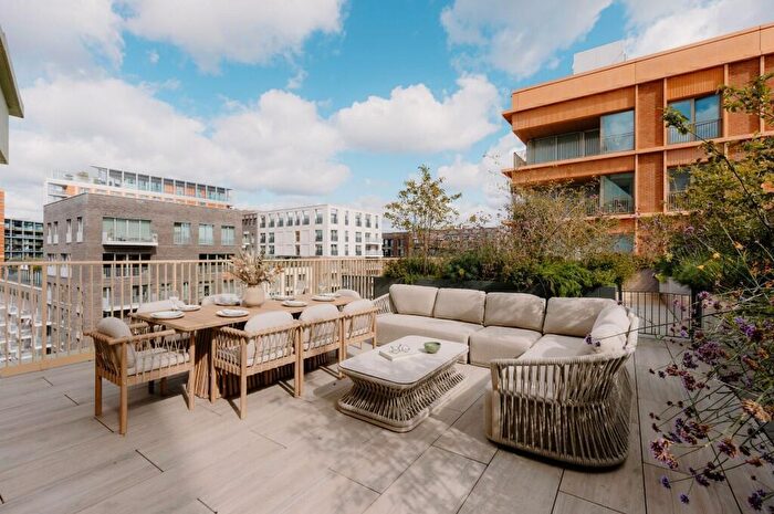 3 Bedroom Penthouse To Rent In Embassy Boulevard, London, SW11
