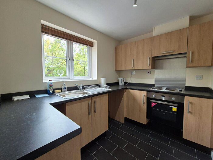 2 Bedroom Apartment To Rent In Golden Orchard, Halesowen, B62