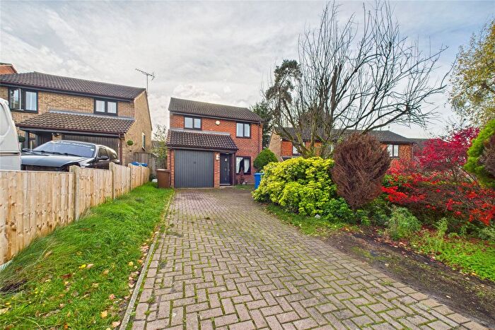 3 Bedroom Detached House To Rent In Woodmancott Close, Bracknell, Berkshire, RG12