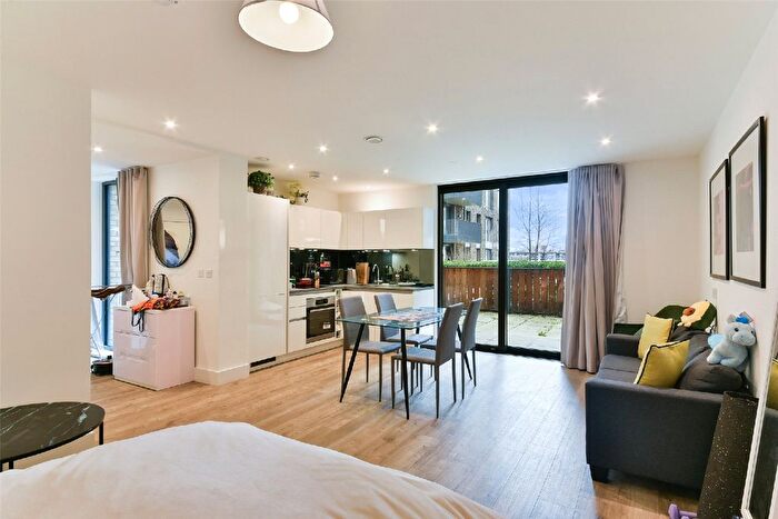 Studio To Rent In Sandown House, High Street, Staines-Upon-Thames, TW18