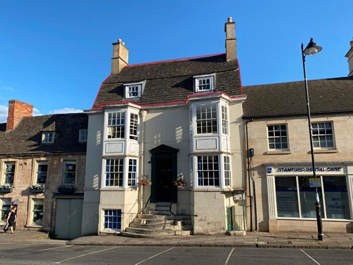 2 Bedroom Flat For Sale In Broad Street, Stamford, PE9