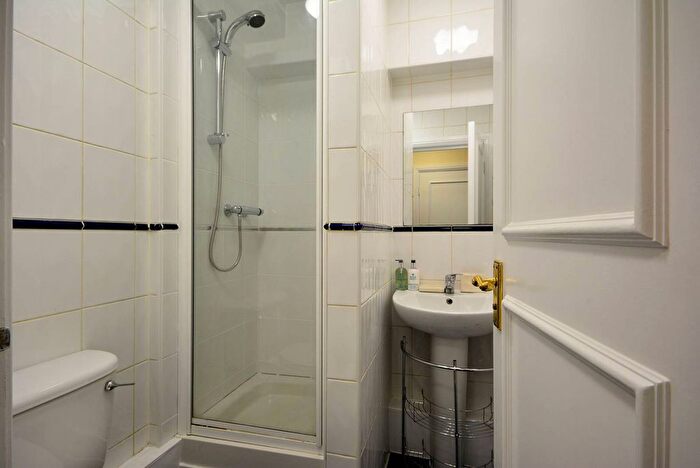 1 Bedroom Flat To Rent In Harrowby Street, Marylebone, London, W1H