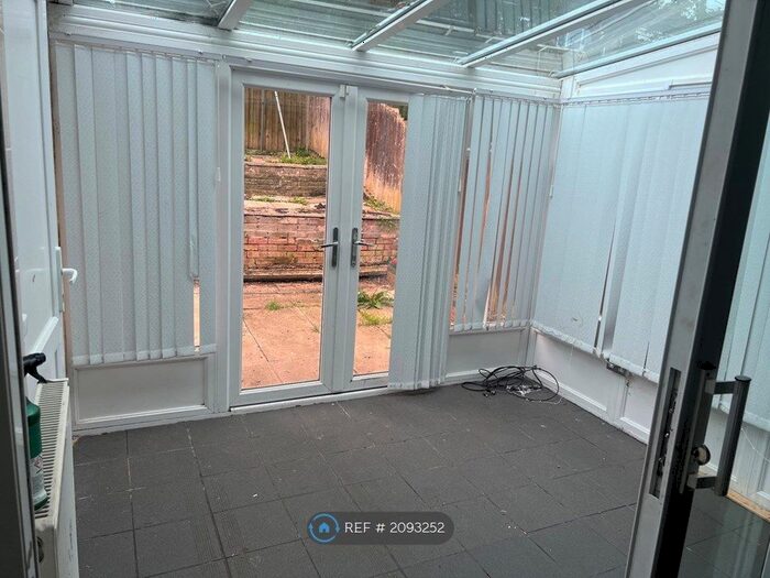 4 Bedroom Terraced House To Rent In Upper Close, Birmingham, B32