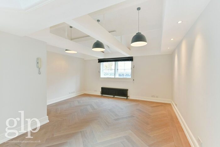 2 Bedroom Flat To Rent In Fouberts Place, London, Greater London, W1F