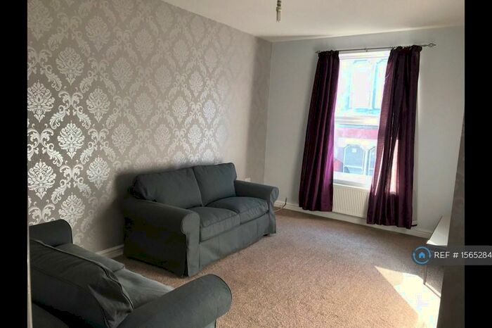 2 Bedroom Flat To Rent In Elliott Street, Tyldesley, M29