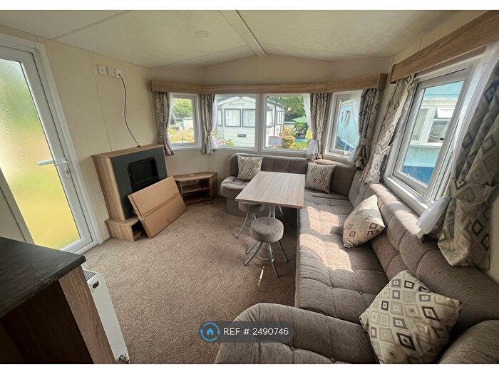 2 Bedroom Mobile/park Home To Rent In Willow Lane, Winchelsea Beach, Winchelsea, TN36