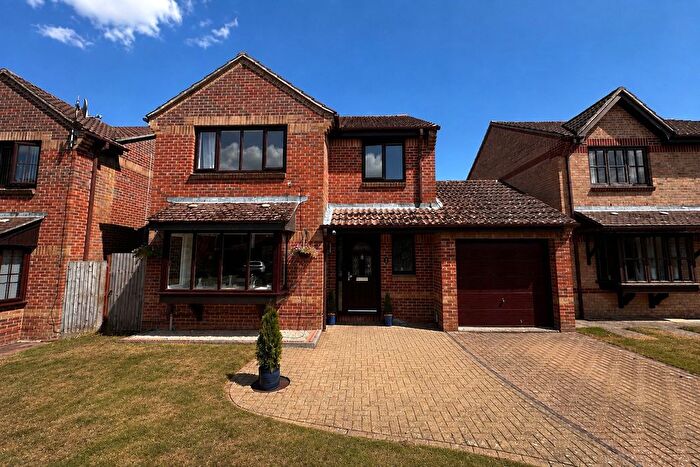 4 Bedroom Detached House For Sale In Canons Close, Warminster, BA12
