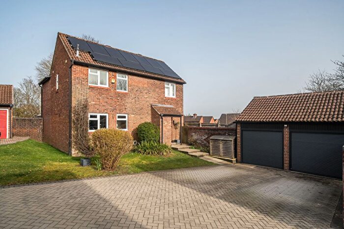 4 Bedroom Detached House To Rent In St. Annes Close, Winchester, SO22