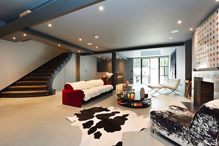 7 Bedroom Property To Rent In Pembroke Gardens, Kensington, London, United Kingdom, W8