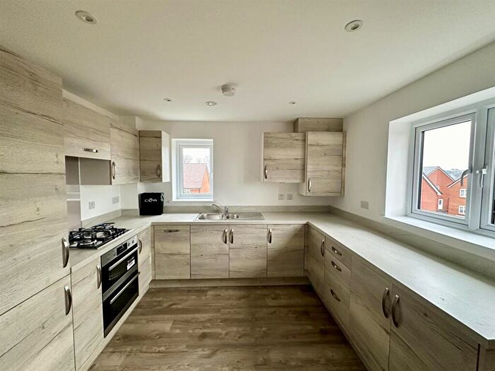 2 Bedroom Flat To Rent In Flat, Newlands Court, BN25