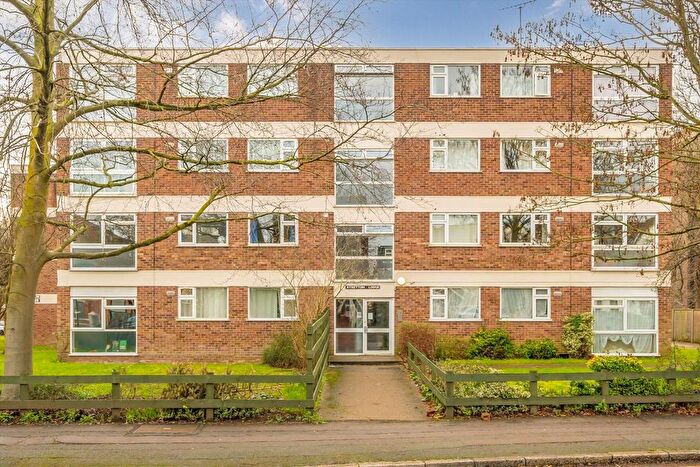 2 Bedroom Flat To Rent In Gordon Road, Ealing, W13