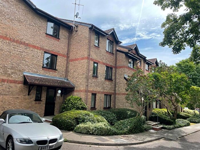 1 Bedroom Flat To Rent In Isabella Close, Southgate, N14