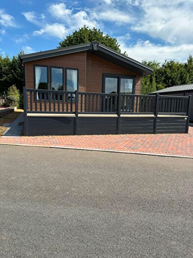 2 Bedroom Lodge For Sale In Wyre Common, Cleobury Mortimer, DY14