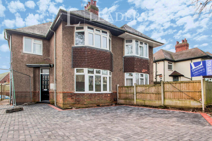 3 Bedroom Semi-Detached House To Rent In Central Avenue, Hucknall, NG15