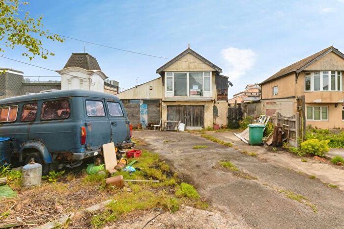 1 Bedroom Detached House For Sale In Mersea View, New Way, Point Clear Bay, Clacton-on-Sea, CO16