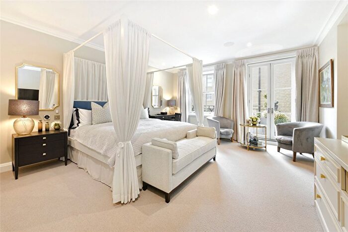 3 Bedroom Mews To Rent In Dorset Mews, Knightsbridge, SW1X