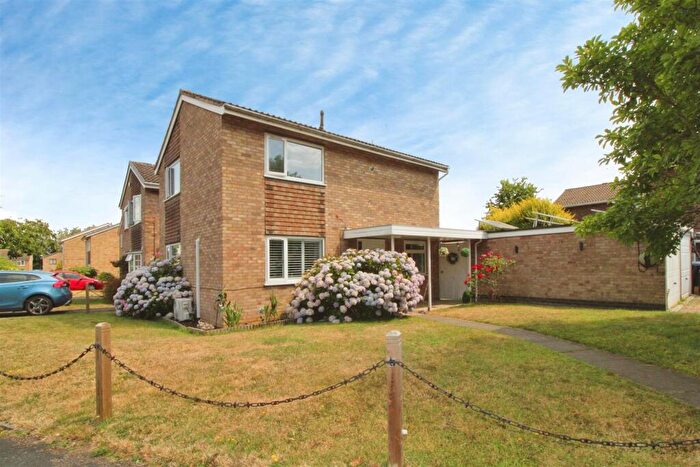 3 Bedroom Detached House For Sale In Ruskin Close, Hillside, Rugby, CV22