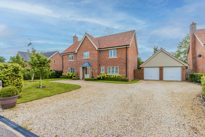 4 Bedroom Detached House For Sale In Bay Field, East Tuddenham, NR20