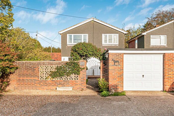 4 Bedroom Detached House For Sale In Finchmead Lane, Petersfield, GU32