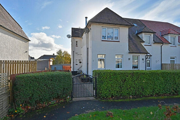 3 Bedroom Flat For Sale In Houston Road, Bridge Of Weir, PA11