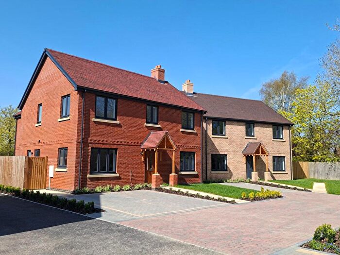 4 Bedroom Detached House For Sale In Blackfriars Court, Stow Longa, PE28