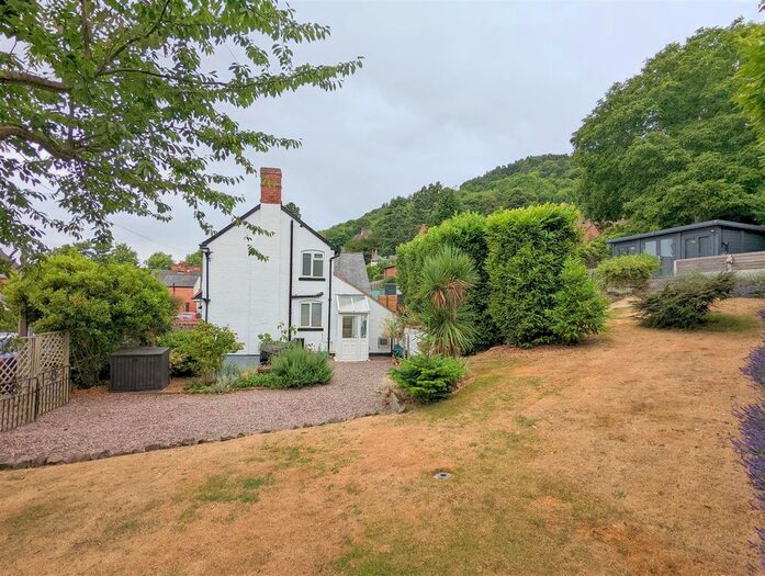 2 Bedroom Cottage To Rent In Kings Road, Malvern, WR14