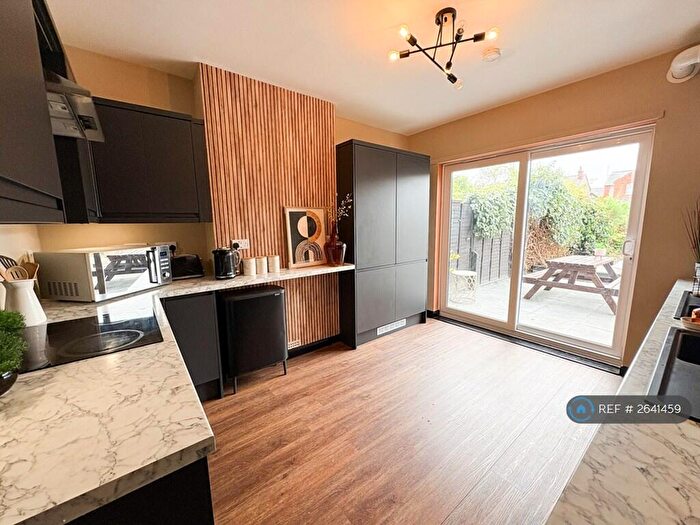 6 Bedroom Semi-Detached House To Rent In Riversley Road, Gloucester, GL2
