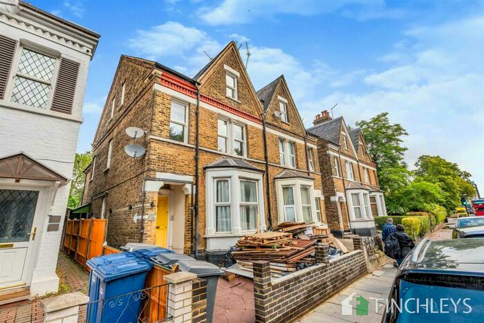 3 Bedroom Flat To Rent In Ballards Lane, Finchley, N3
