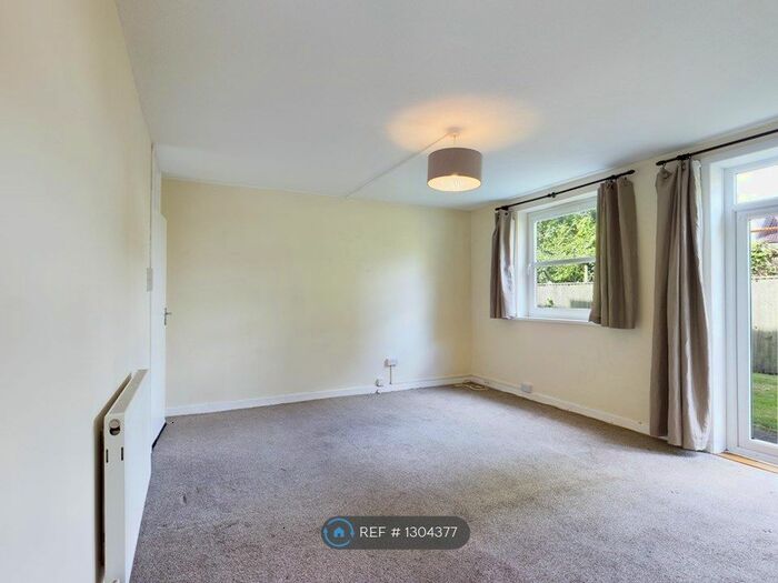 2 Bedroom Flat To Rent In Fairwood Road, Cardiff, CF5