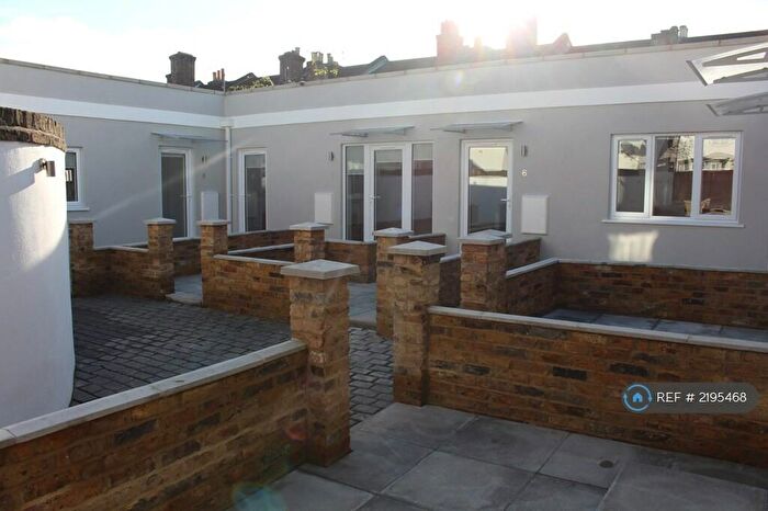 Studio To Rent In Old Dairy Lodge, London, SE12