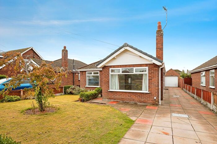 3 Bedroom Bungalow For Sale In Haymakers Way, Saughall, Chester, CH1